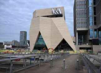 London Museum Workers Prepare for Month-Long Strike london-museum-workers-prepare-for-month-long-strike