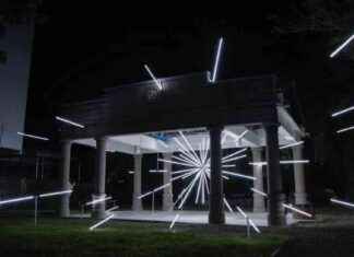 Light Installation Shines at Buddhist Temple: A Starry Burst light-nstallation-shines-at-buddhist-temple-a-starry-burst