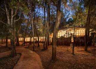 Reclaimed Materials in Temporary School Design by Urko Sanchez Architects reclaimed-materials-in-temporary-school-design-by-urko-sanchez-architects