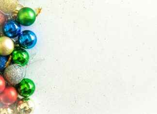 Black And White Christmas Decor: Elegant Holiday Themes Black And White Christmas Decor: Elegant Holiday Themes