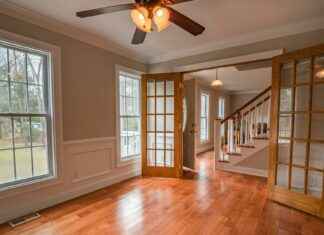 Christmas Door Decoration Ideas: Festive Entryway Magic Christmas Door Decoration Ideas: Festive Entryway Magic