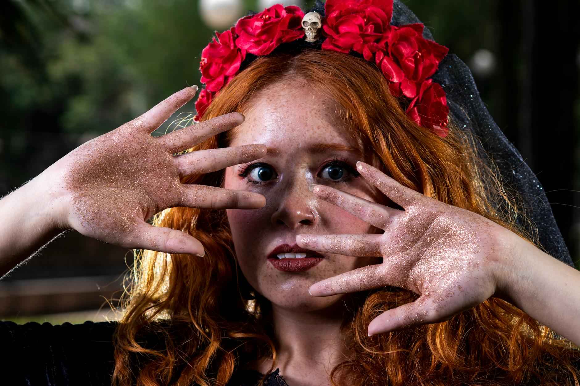 Christmas Office Decorating Ideas: Boost Holiday Spirit 6 Final Touches