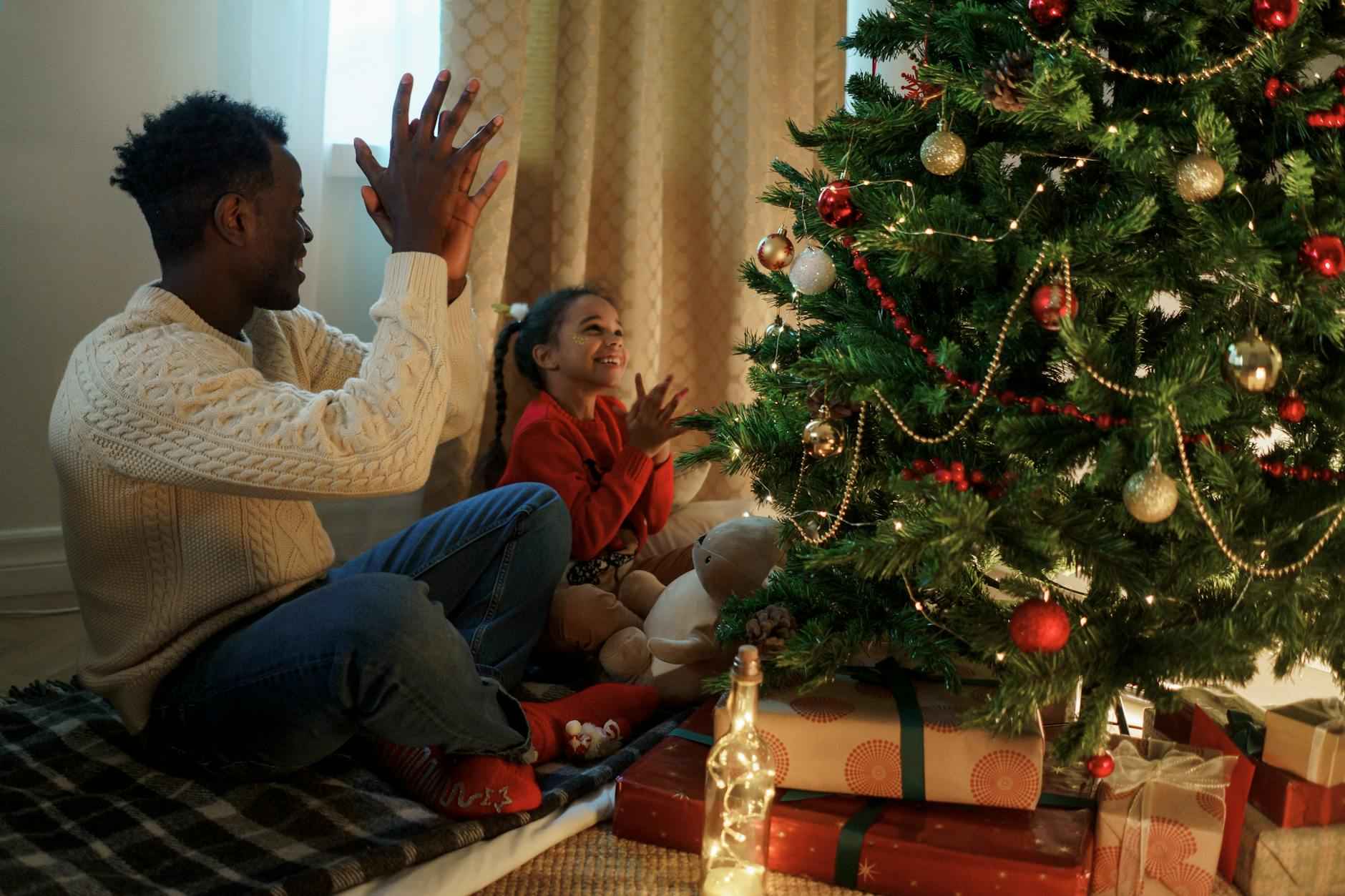 Table Decor: Setting the Holiday Mood