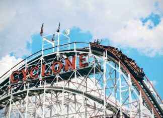 When Does Disneyland Decorate For Christmas: Know The Dates When Does Disneyland Decorate For Christmas: Know The Dates