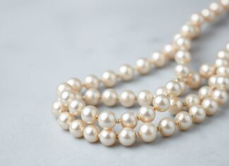 The Timeless Elegance of Pearls in Art and Design The Timeless Elegance of Pearls in Art and Design